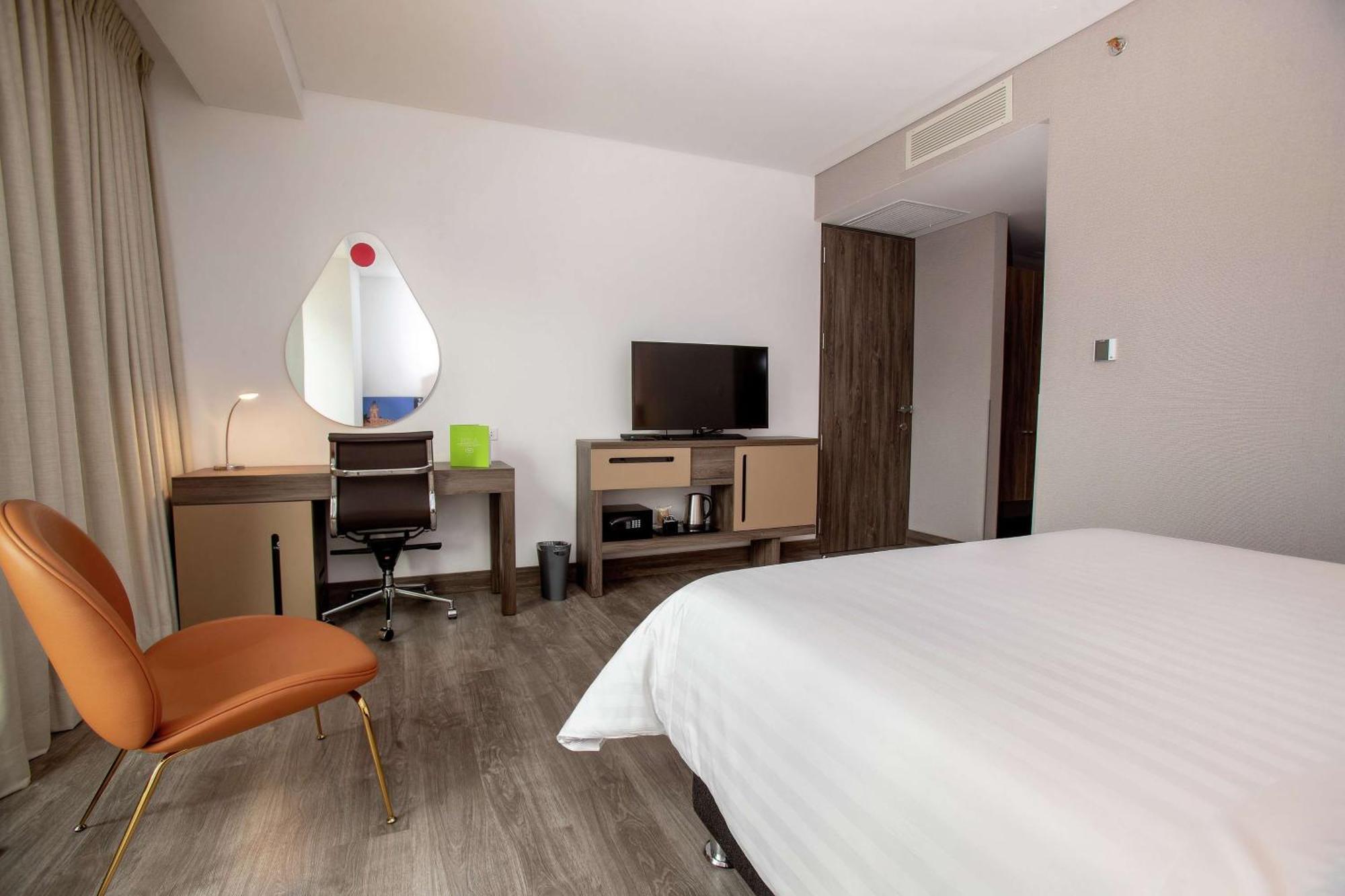 Hotel Hampton By Hilton Lima San Isidro Esterno foto